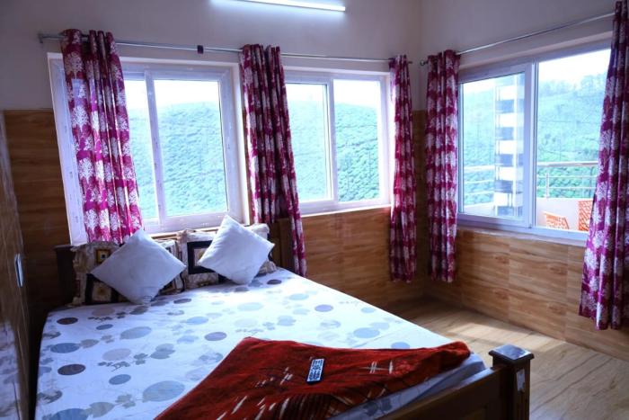 HAPPY NEST home stay valparai