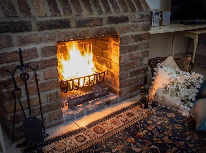 Wilfs Barn, romantic cottage with free parking