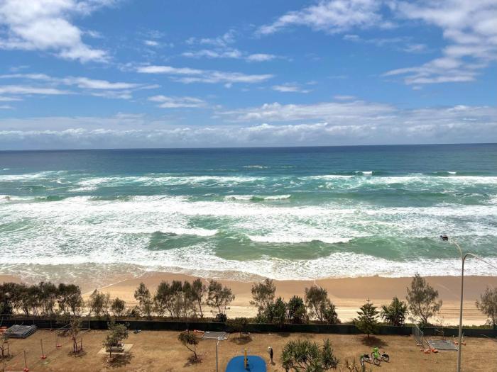 Oceanfront Hamptons 2BR Escape