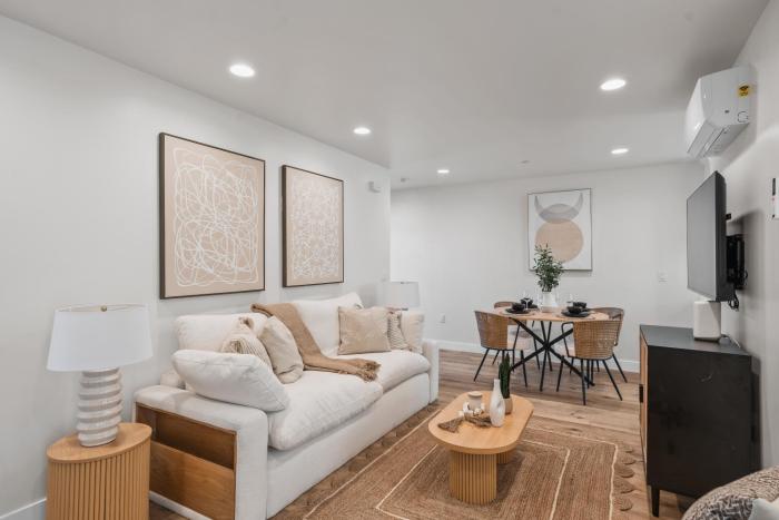 Modern Organic Retreat - New 2 Bed 2 Bath - Close to Beaches & Downtown