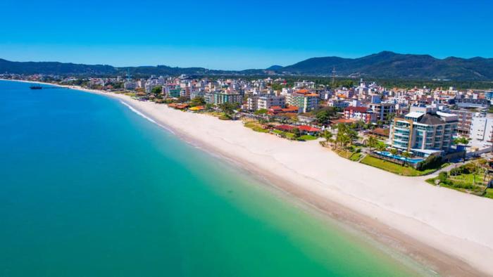 Canasvieiras Quadra-Mar Apartamento Inteiro com Sacada e Churrasqueira