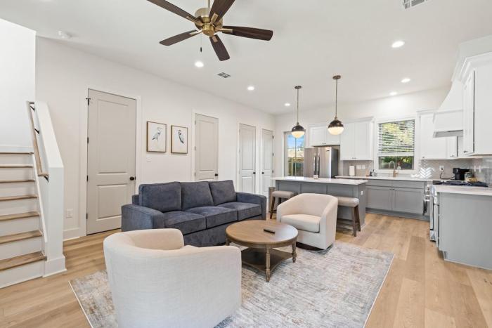 NEW River Ranch King Luxe Amenities Prime Location