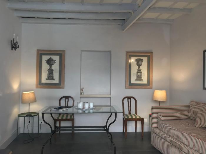 A nest in the heart of Rome, Via Giulia