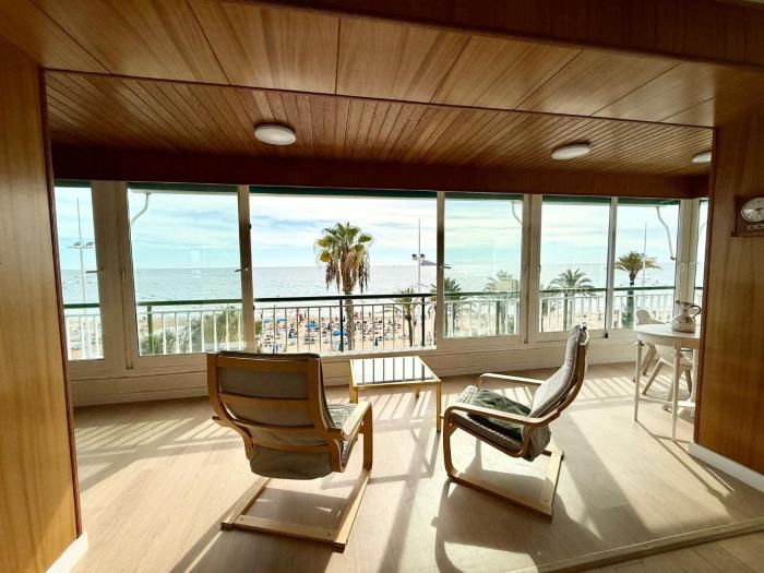 PRINCIPADO front the BEACH