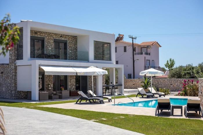 Luxurious Villa with private pool