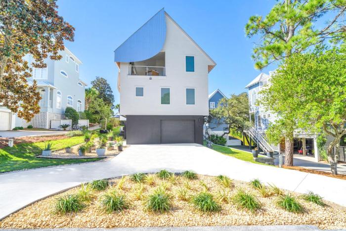 Walk to Gulf Charming Santa Rosa Beach Duplex!