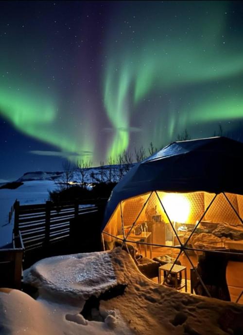 Eyja Mörk - Northern lights Dome with Private Bathroom and other facilities