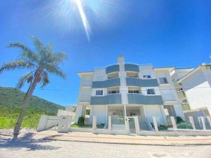 Apê com vista para a montanha 600 m da Praia Ingleses