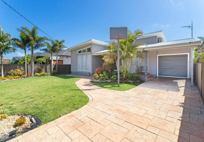 Coastal Palms - Family & Pet-Friendly Beachside Haven