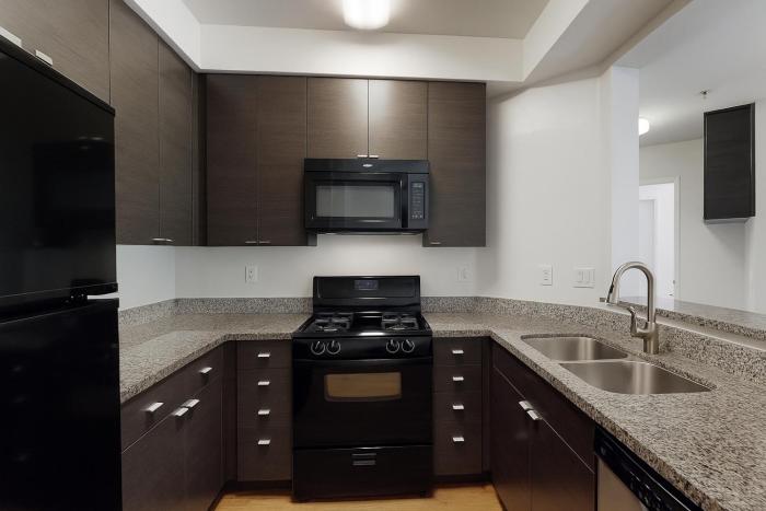 Modern 1BR Retreat in Marina del Rey - Pool, Hot Tub & Gym, Sauna