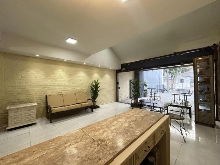 Flat funcional mobiliado com cozinha e WC privativo apt105