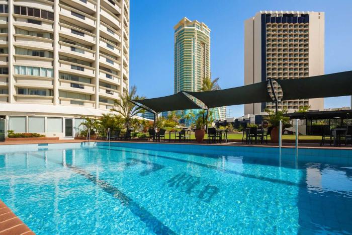 Beachfront 3BR Oasis with Views