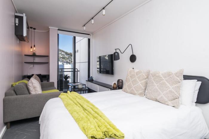 Trendy Sea Point Studio Walk to Beach Cafés