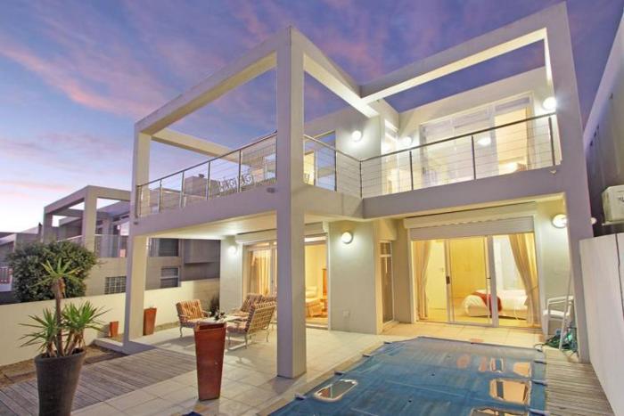 Exceptional Home in Blouberg with Ocean Views