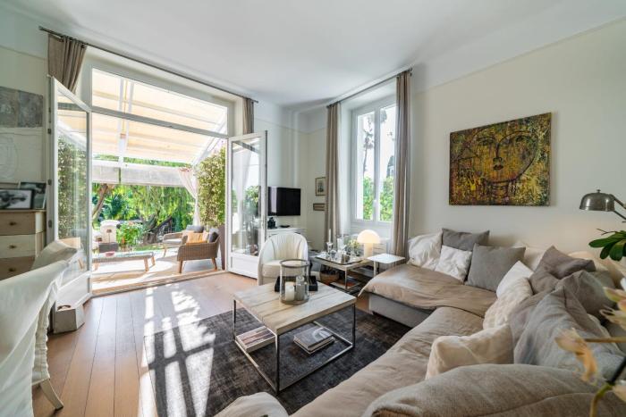 Chic Getaway with Pool & Guest House Californie