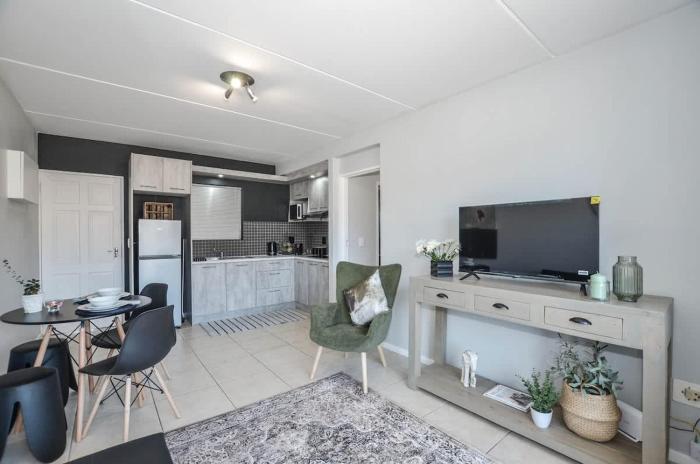 Modern 1 Bedroom Apartment in Blouberg