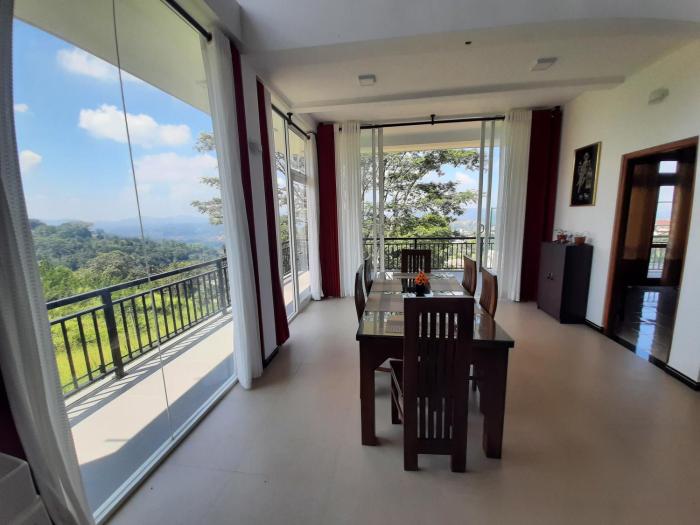 Golden Pavilion , Kandy