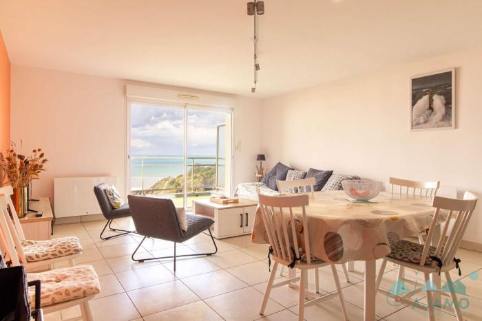 492 - Appartement T4, surplombant la plage de Caroual