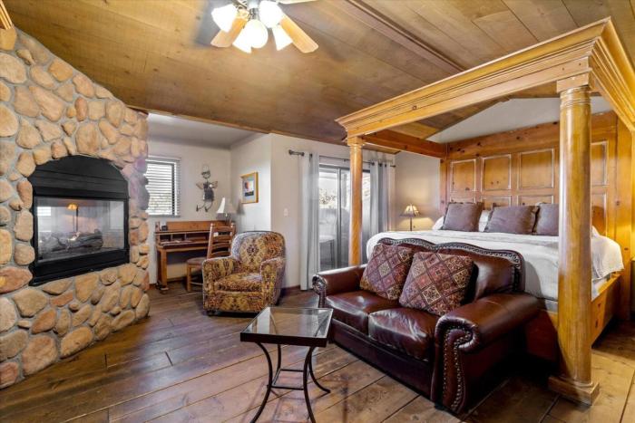 Adobe Village Inn Sundance Suite