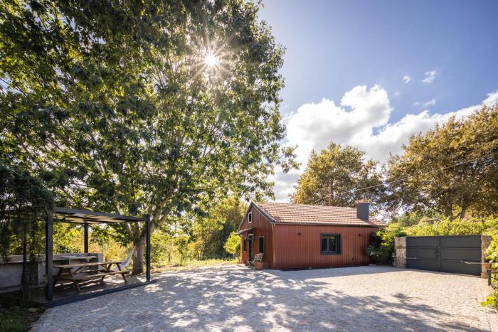 Quintinha do Varoso - Little Red Cottage House
