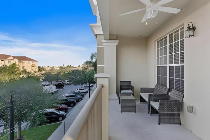 Townhouse Moderna 4Q — Perto da Universal