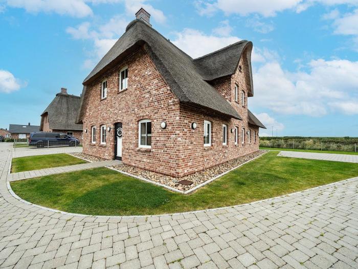 Reetgedecktes Wohlfühlhaus Nordseeloft 98b mit Sauna und Kamin