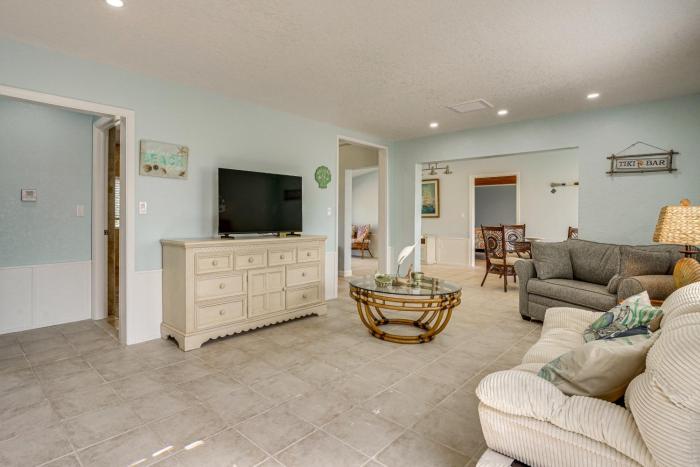 3 Mi to Beaches Pet-Friendly Retreat in Bradenton