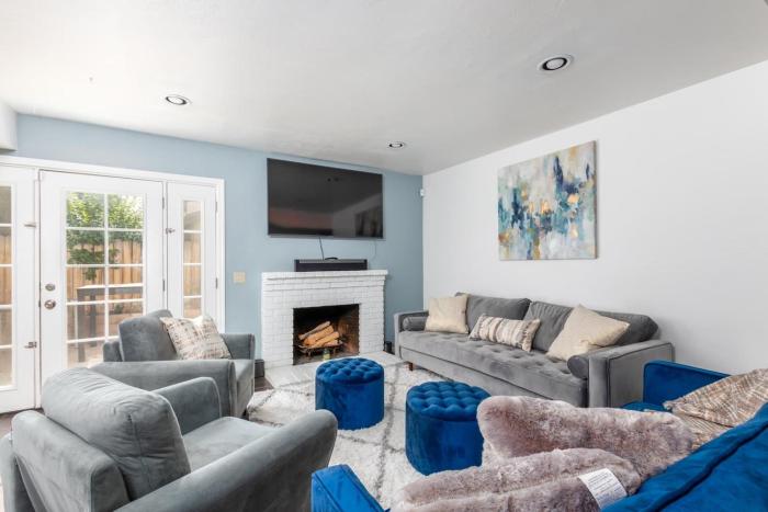 Heidi House Entire Duplex Relocation Stays