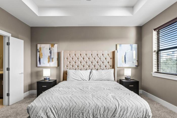 Gorgeous Property Near Convention Center