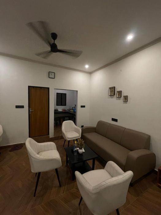 Studio Apartment-1Rk Private flat by FRNDS living
