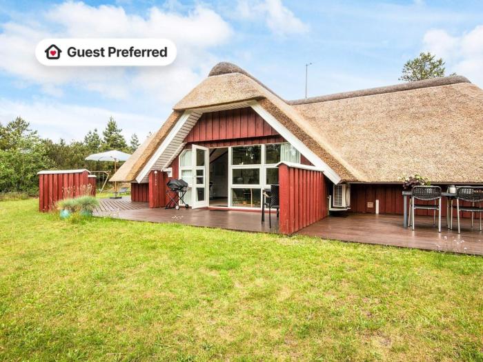 8 person holiday home in Rømø-By Traum