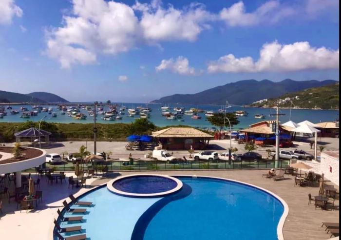 Cobertura com Piscina Privativa em Resort Pé na Areia