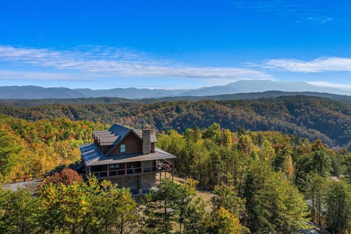 4 King Suites, Bunk Room, Hot Tub MTN Views!
