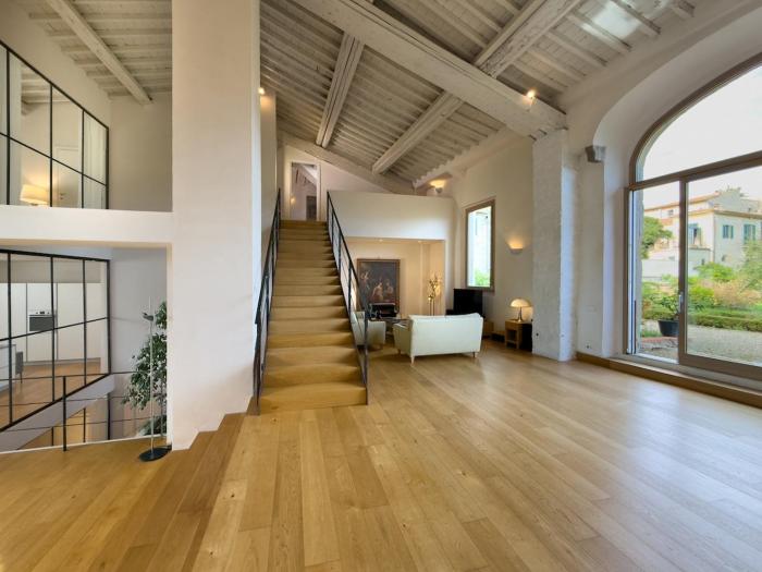 Luxury Loft with Garden, Business Room and Parking