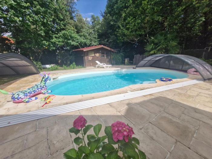 Maison 3* avec piscine privée et Wi-Fi à Saint-Jean-de-Monts - FR-1-777-13
