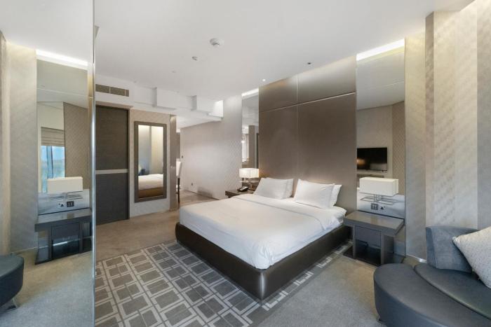 Luxury Studio at 5 Star Creek Heights Residences