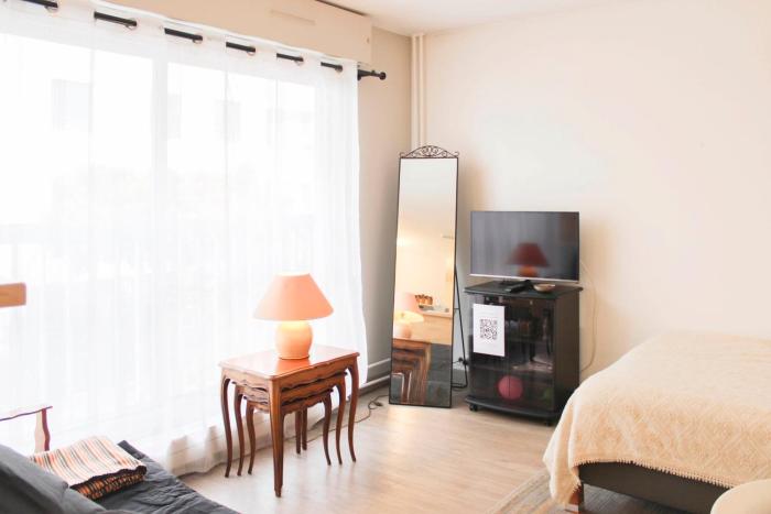 Charming bright apartment near Vincennes