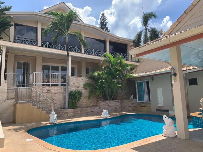 Chaweng Noi 5BR Pool Views