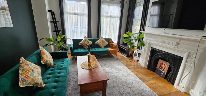 2BR spacious garden flat near Herne Hill station