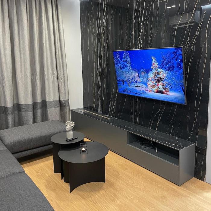 Central Luxurious Apartment