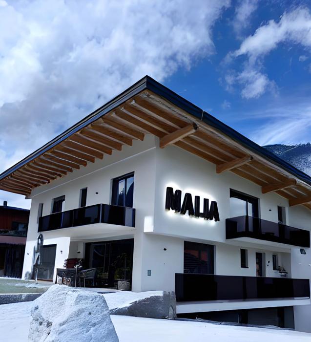 MALIA - Alpine Hideaway