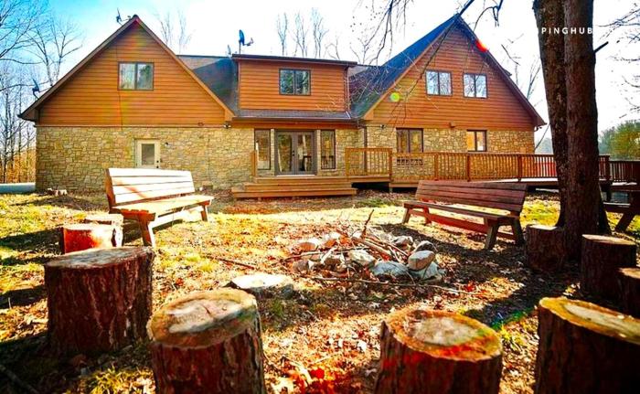 Stately Luxury Vacation Rental with a Private Hot Tub near Brown County State Park, Indiana