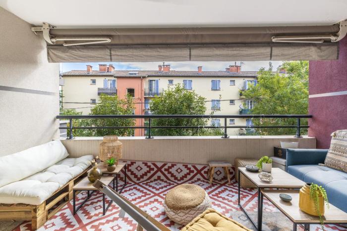 Bright apartment in Cannes for 6 people
