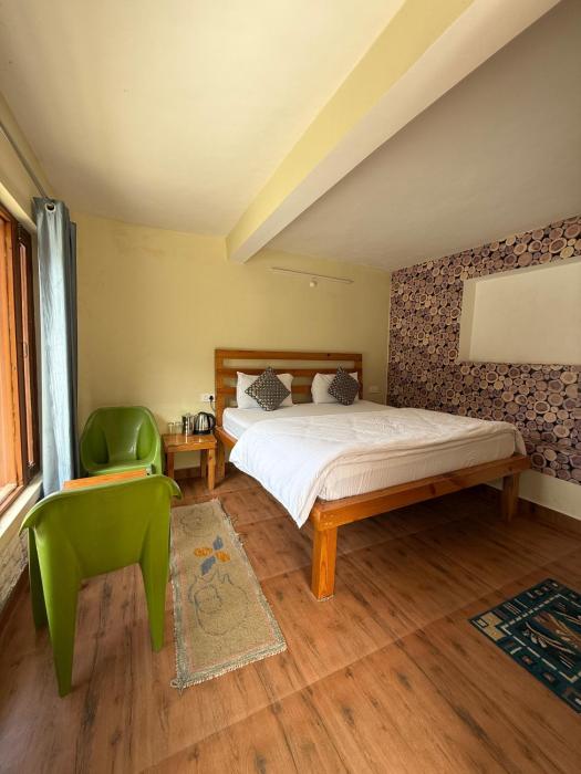 Chandra homestay kainchi dham