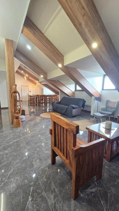 Stylish 3-Bedroom Penthouse at Baguio Townhouse