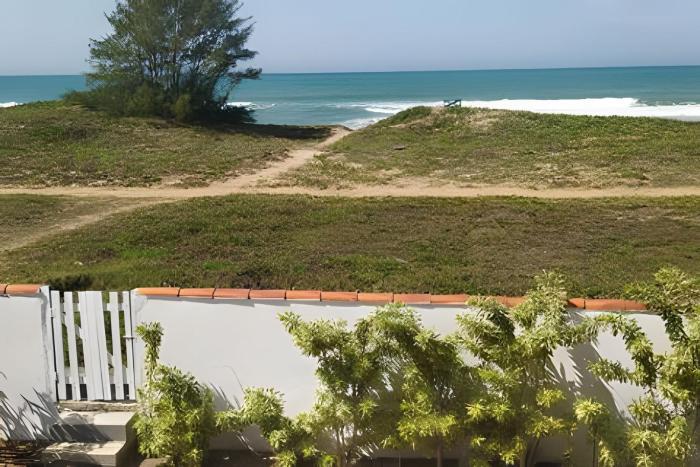 Casa Pé na Areia com duas suítes