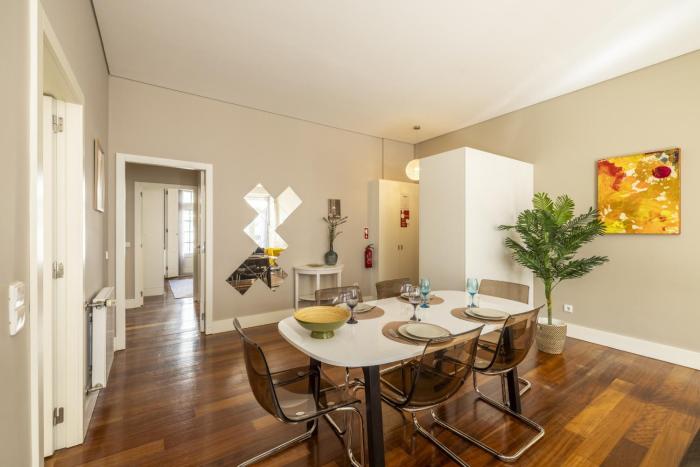 Cardosas Square Living