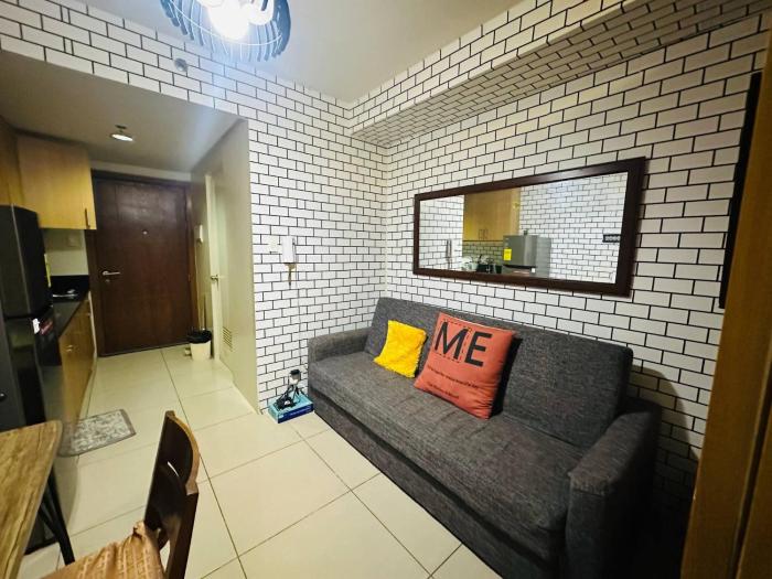 Simple Pasay Getaway - Entire Apartment for Rent