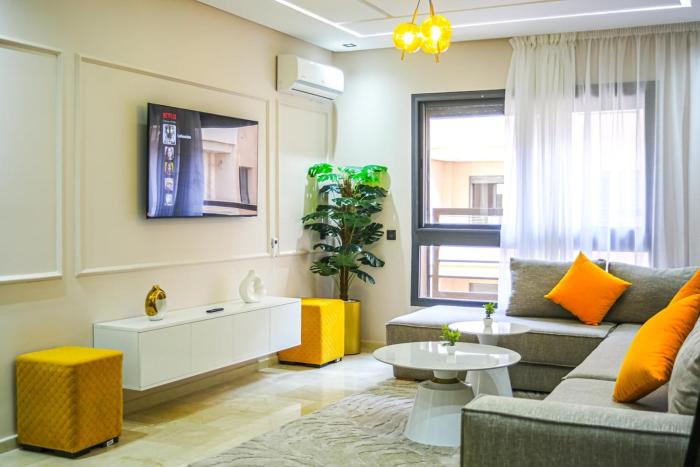 Prestige & Elegance Pool view-Balcony Menara Garden