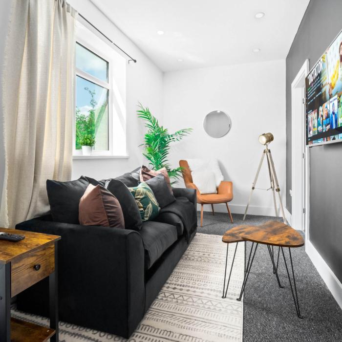 Modern Apartment - On Street Parking - Smart TV & Netflix 49BG